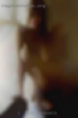I  am 28 years from Brussels old, 5'11